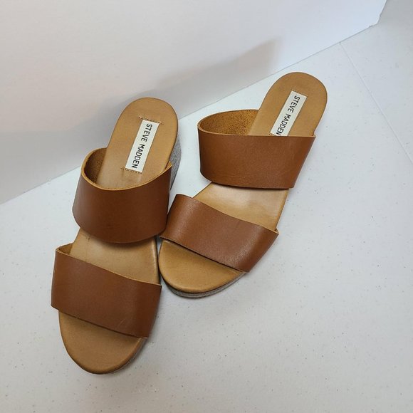 Steve Madden Shoes - Steve Madden Tan Platform Sandal